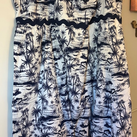 Belle Isle Maxi Dress - Picture 3 of 3